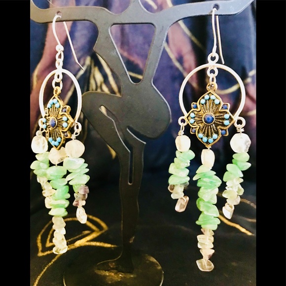 Mandala with jade and quartz - Picture 1 of 1